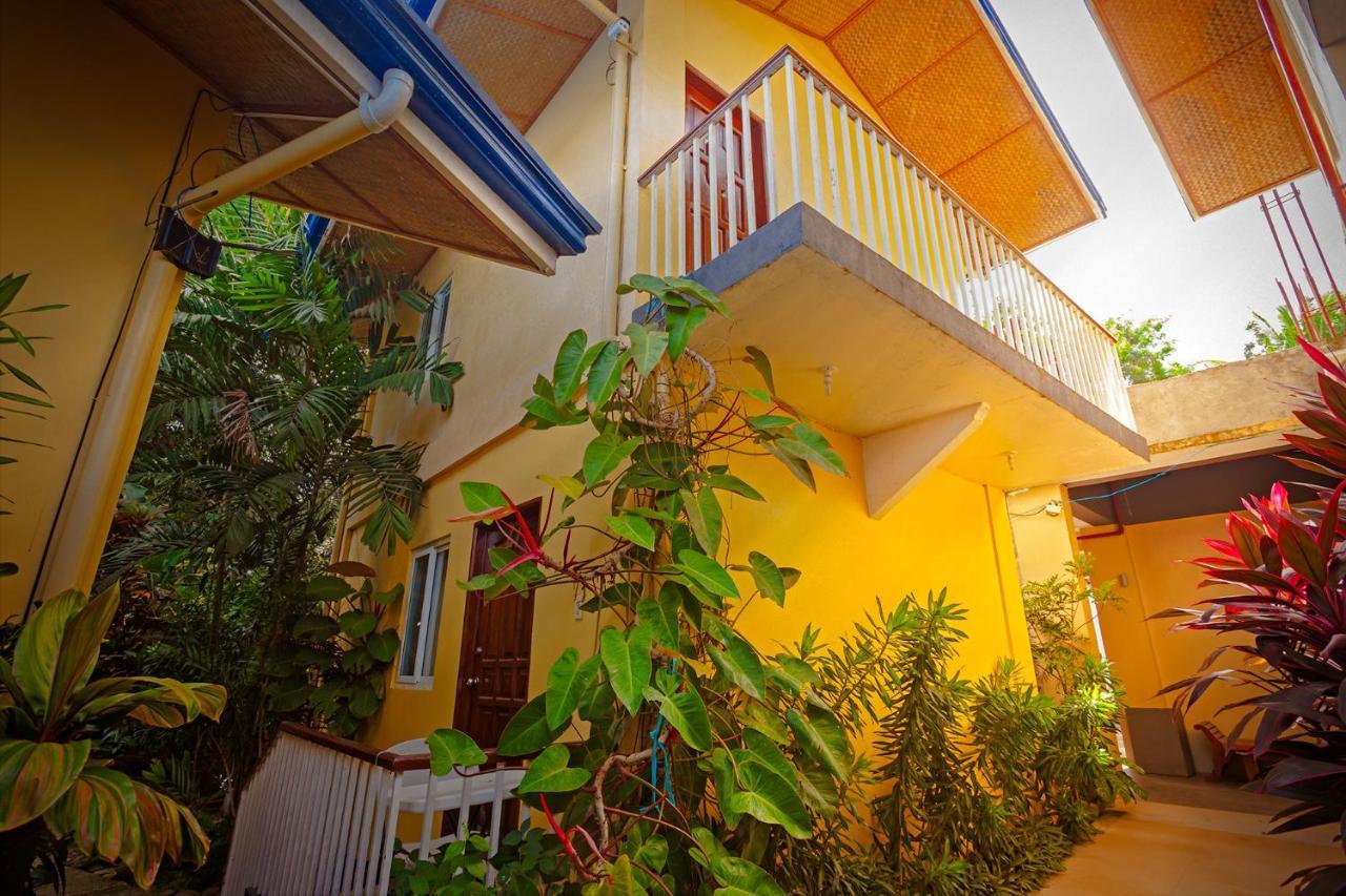 Blue Lagoon Inn & Suites Пуэрто-Принцеса Экстерьер фото